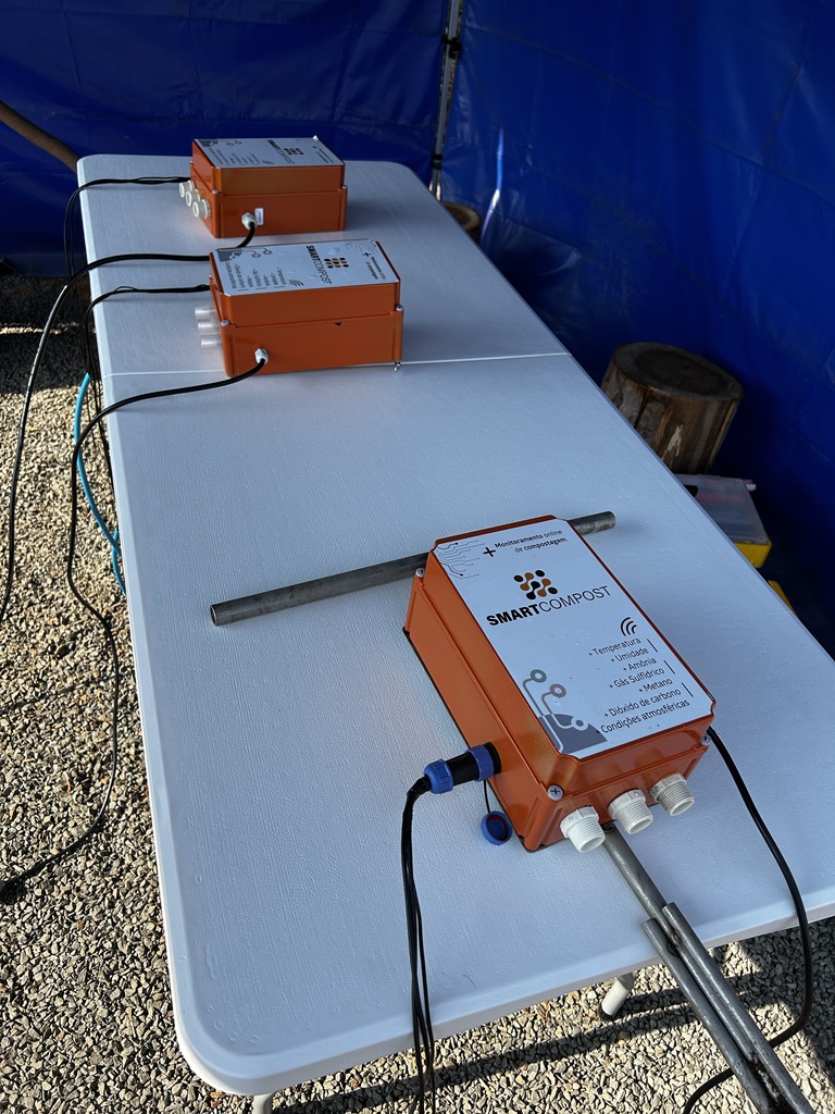 Equipamentos SmartCompost em bancada antes de instalação em campo